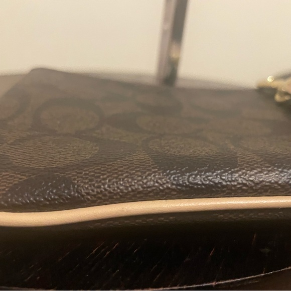 Coach Peyton Signature Wristlet - Like New - Picture 6 of 8